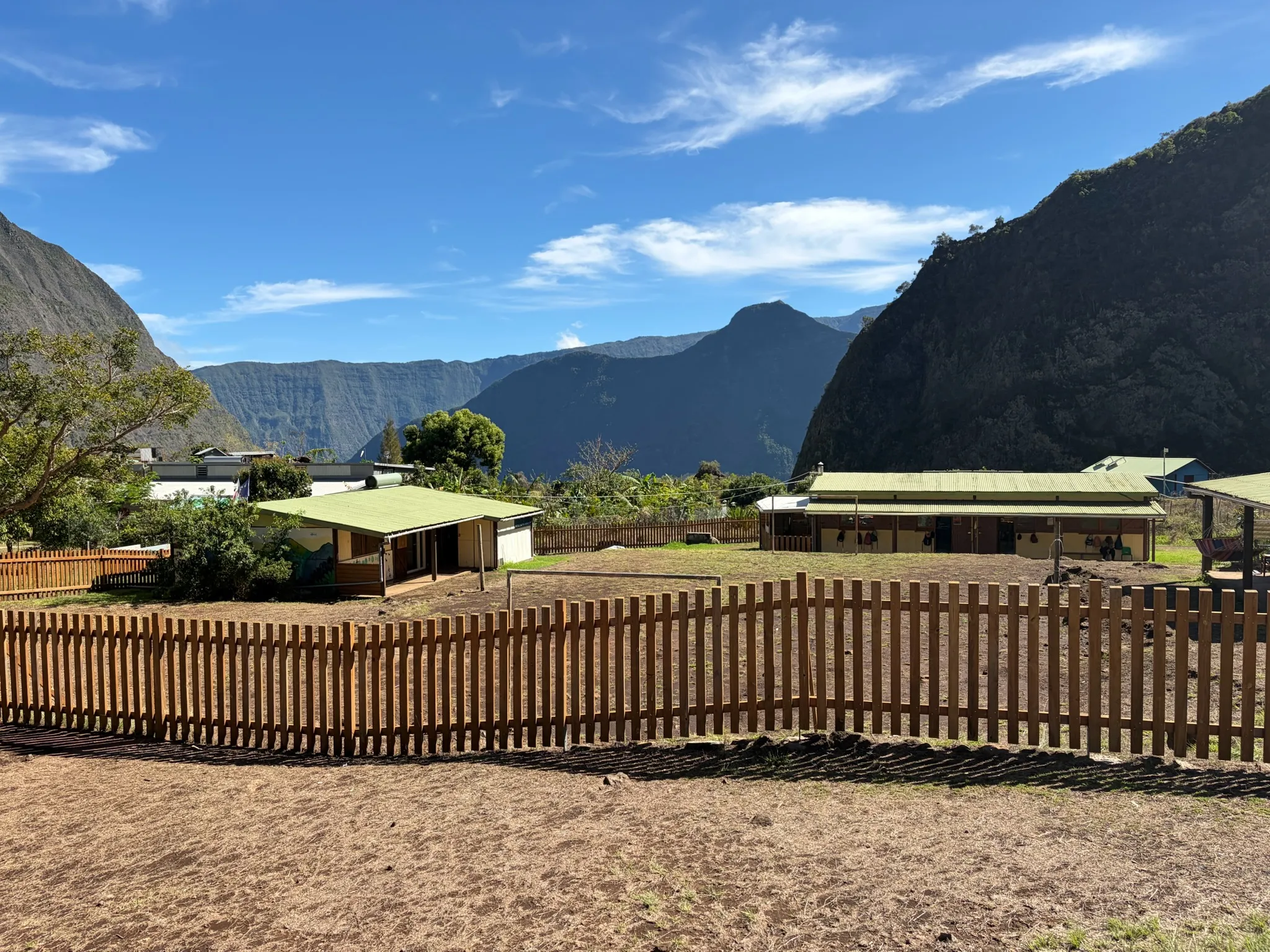 École dans la vallée du cirque