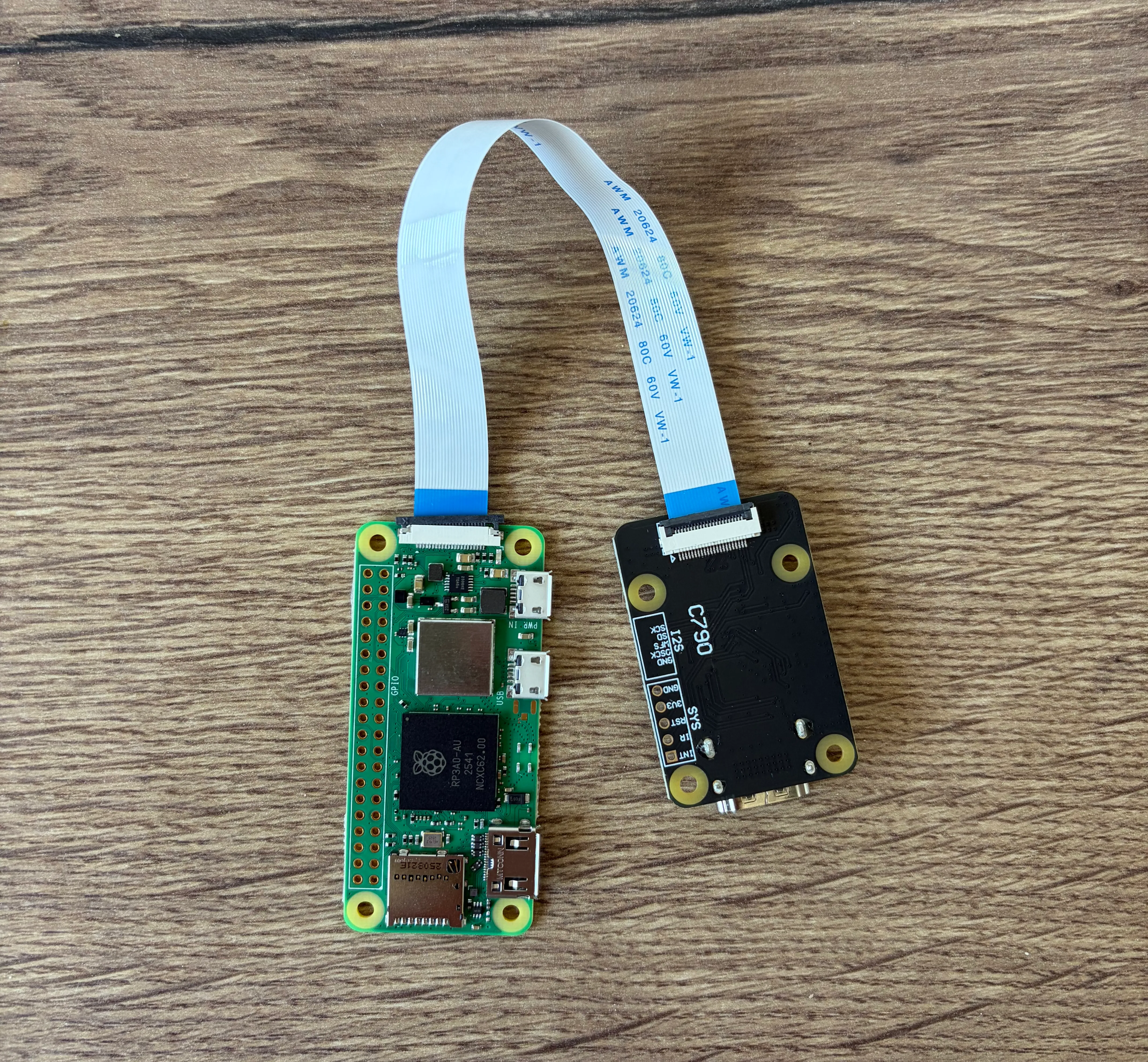 Photo of the CSI-to-HDMI connection on the RPi
